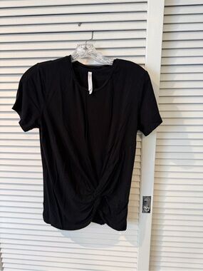 Aritzia Black Twist-Front Tee. Size Small.